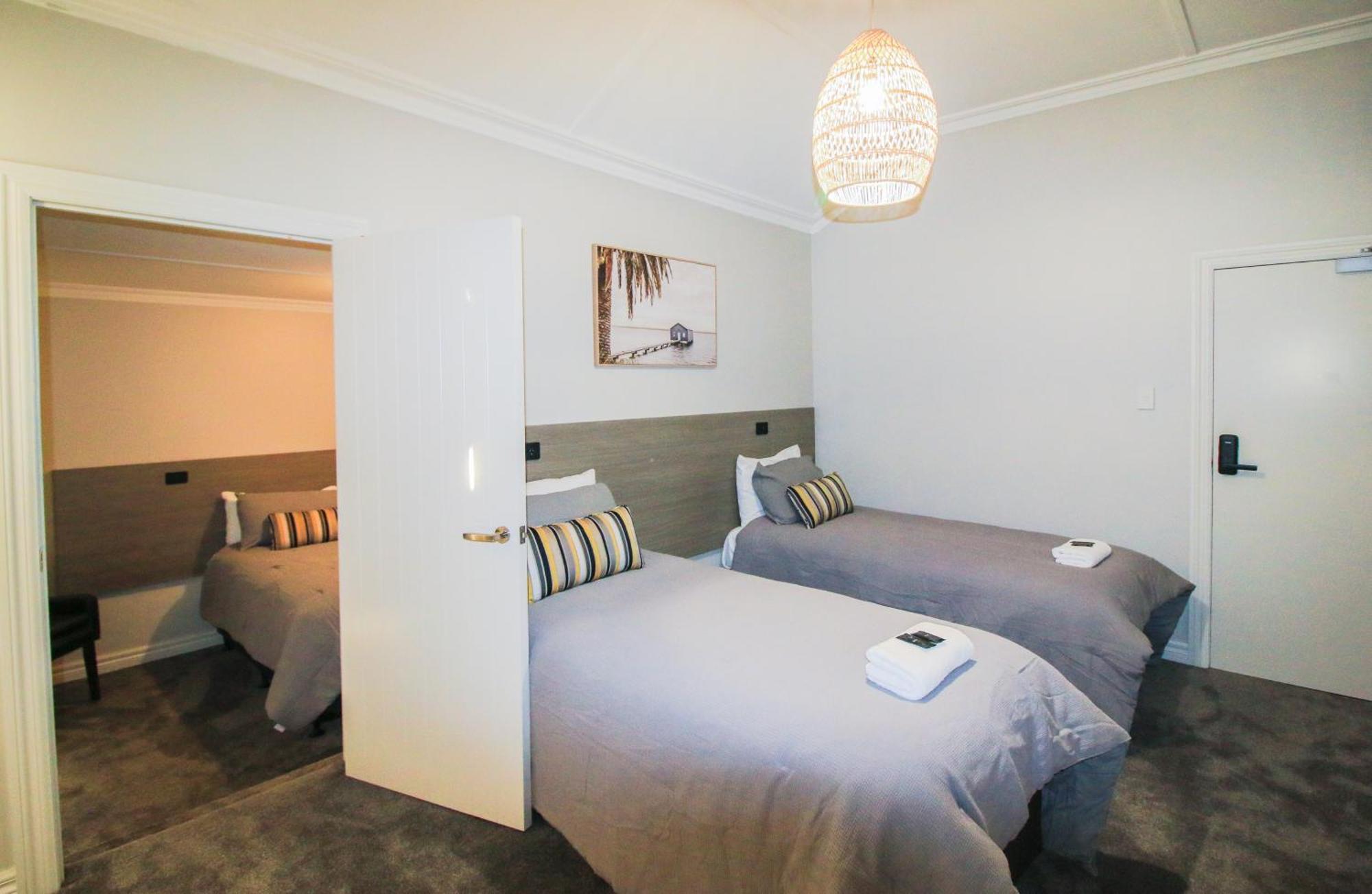 Whitehouse Hotel Invercargill Extérieur photo